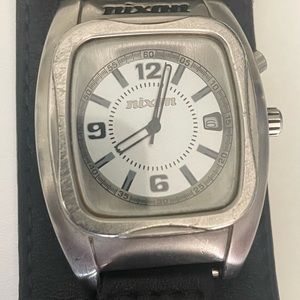 Nixon Vintage Rocker
